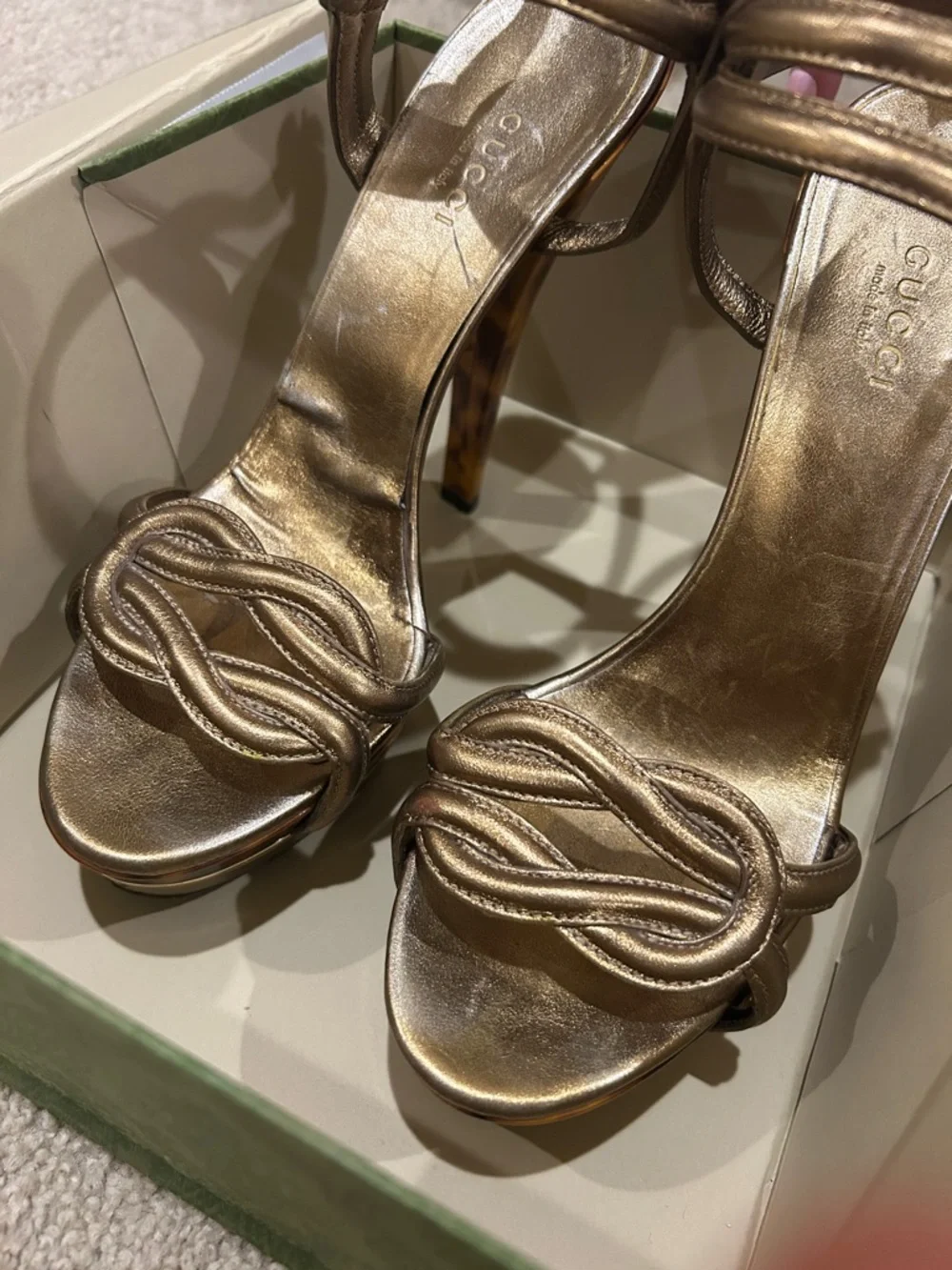 Gucci Metallic Gold Platform Sandals with Tortoiseshell Heel - Picture 3 of 4